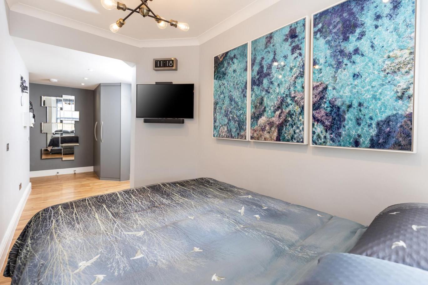 15 Lansdown *