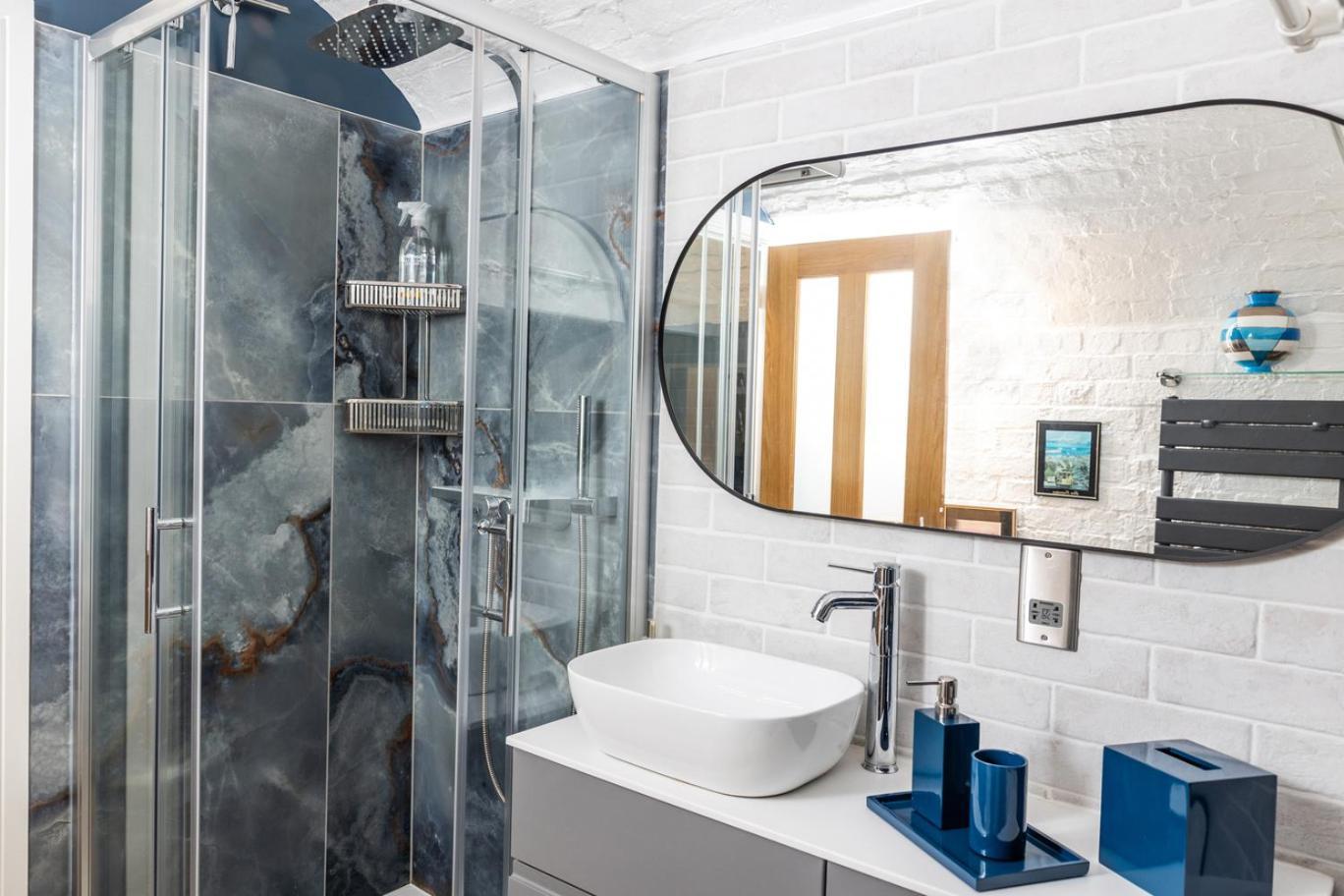 15 Lansdown Apartment